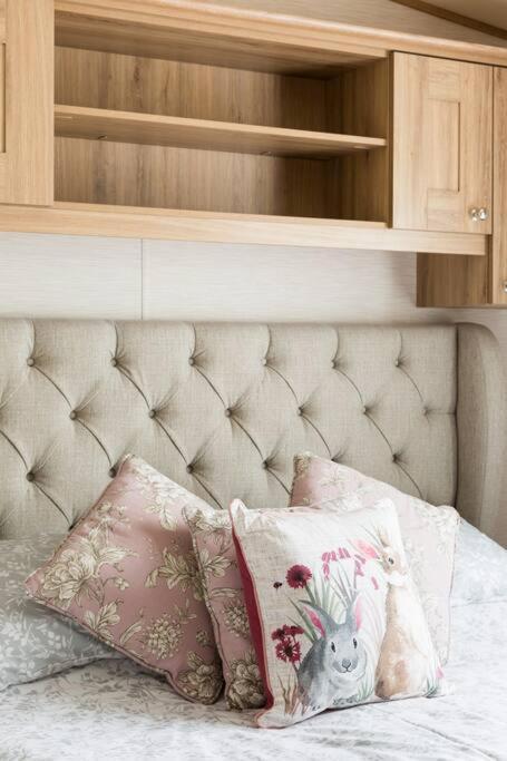 Waters Edge, Hoburne Cotswolds Villa Южен Сърни Екстериор снимка